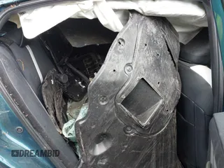 2025 Toyota Camry LE z VIN 4T1DAACK5SU506058, wystawiony jako IAAI lot #42147137 z przebiegiem Nie podano mil oraz . Historia ofert i sprzedaży dostępna na DreamBid. Obrazek 8.