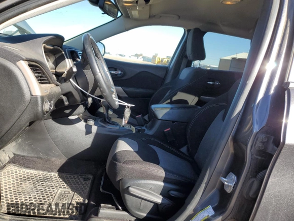 2018 Jeep Cherokee Latitude Tech Connect with VIN 1C4PJMCX4JD527240, listed as a Copart auction lot 87958785 with 94,384 mi miles and Salvage title. Bid and sale history available at DreamBid. Image 7.