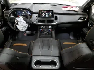 2024 GMC Yukon XL AT4 with VIN 1GKS2HKD8RR211249, listed as a Copart auction lot 74127264 with 9,091 mi miles and Salvage Title. Bid and sale history available at carsss.com. Image 8.