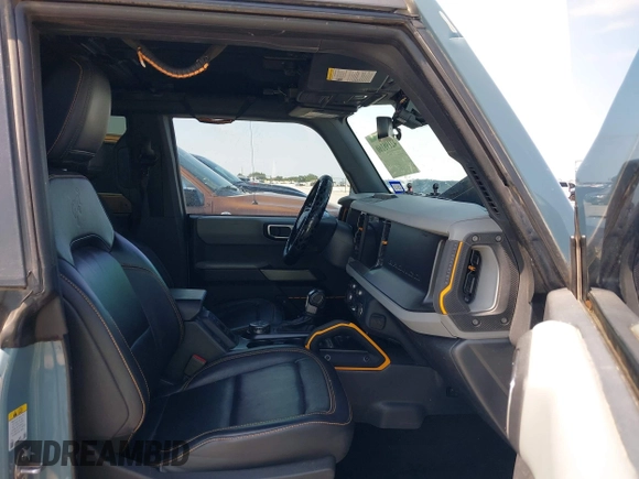 2022 Ford Bronco with VIN 1FMEE5DP5NLA90680, listed as a IAAI auction lot 42198160 with 37,129 mi miles and . Bid and sale history available at DreamBid. Image 5.