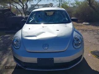 2013 Volkswagen Beetle Entry с VIN 3VWFP7AT6DM669039, выставлен на аукционе IAAI как лот 42057732 с пробегом 58 552 миль миль и . История ставок и продаж доступна на DreamBid. Изображение 11.