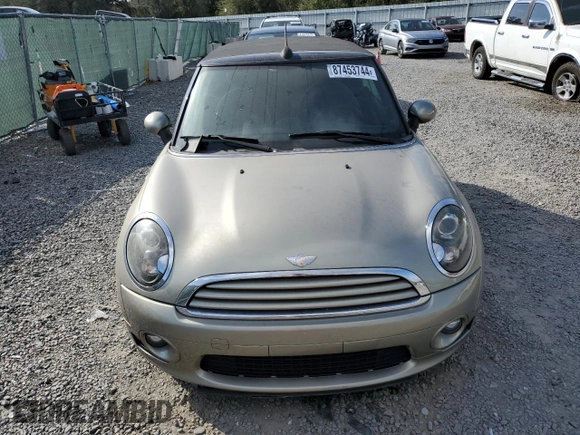 2011 MINI Convertible z VIN WMWZN3C5XBT132988, wystawiony jako Copart lot #87453744 z przebiegiem 67 197 mil mil oraz Szkoda całkowita • Salvage title. Historia ofert i sprzedaży dostępna na DreamBid. Obrazek 5.