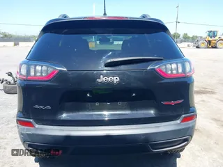 2019 Jeep Cherokee Trailhawk Elite with VIN 1C4PJMBX0KD198328, listed as a IAAI auction lot 42085194 with 76,312 mi miles and . Bid and sale history available at DreamBid. Image 17.