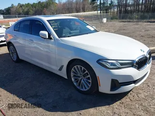 2021 BMW 5 Series 530i xDrive z VIN WBA13BJ0XMCG37729, wystawiony jako IAAI lot #41816569 z przebiegiem 59 351 mil mil oraz . Historia ofert i sprzedaży dostępna na DreamBid. Obrazek 1.