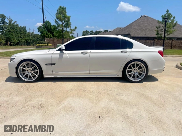 2010 BMW 7 Series 750Li with VIN WBAKB8C58ACY64395, listed as a Copart auction lot 63885205 with 137,375 mi miles and Salvage title. Bid and sale history available at DreamBid. Image 12.
