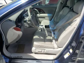 2008 Acura RL z VIN JH4KB16578C001425, wystawiony jako Copart lot #51024945 z przebiegiem 130 084 mil mil oraz Czysty tytuł • Clean title. Historia ofert i sprzedaży dostępna na DreamBid. Obrazek 7.