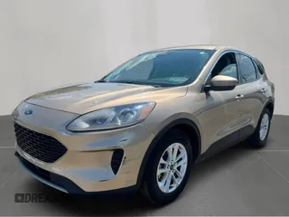 2020 Ford Escape SE with VIN 1FMCU0G69LUB61290, listed as a Copart auction lot 67142325 with 147,546 mi miles and Clean title. Bid and sale history available at DreamBid. Image 2.