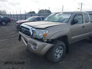 2006 Toyota Tacoma with VIN 5TEUU42N96Z268219, listed as a IAAI auction lot 41833805 with 151,872 mi miles. Bid and sale history available at carsss.com. Image 6.