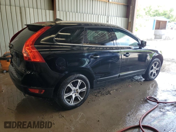 2011 Volvo XC60 3.0T with VIN YV4902DZ0B2193752, listed as a Copart auction lot 62071495 with 131,940 mi miles and Salvage title. Bid and sale history available at DreamBid. Image 3.