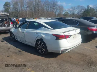 2019 Nissan Altima 2.5 Platinum with VIN 1N4BL4FV9KC116654, listed as a IAAI auction lot 41505682 with 154,065 mi miles. Bid and sale history available at carsss.com. Image 3.