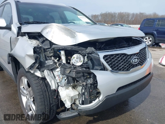 2012 Kia Sorento EX with VIN 5XYKU4A2XCG245584, listed as a IAAI auction lot 41651783 with 64,988 mi miles. Bid and sale history available at carsss.com. Image 6.