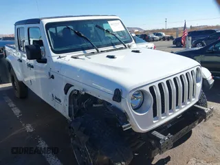 2023 Jeep Gladiator Overland z VIN 1C6HJTFGXPL539988, wystawiony jako IAAI lot #41273387 z przebiegiem 43 555 mil mil oraz . Historia ofert i sprzedaży dostępna na DreamBid. Obrazek 1.