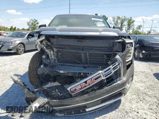 2025 GMC Yukon XL Denali with VIN 1GKS2JRL6SR170517, listed as a Copart auction lot 53795565 with 1,091 mi miles and Salvage Title. Bid and sale history available at carsss.com. Image 5.