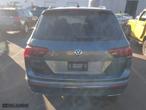 2020 Volkswagen Tiguan SE with VIN 3VV2B7AX9LM151977, listed as a IAAI auction lot 41448053 with 69,194 mi miles. Bid and sale history available at carsss.com. Image 16.