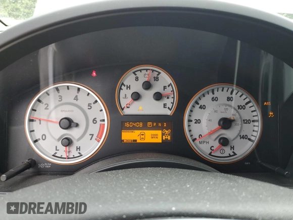 2015 Nissan Titan SV z VIN 1N6AA0EC5FN513631, wystawiony jako Copart lot #61260425 z przebiegiem 160 408 mil mil oraz Szkoda całkowita • Salvage title. Historia ofert i sprzedaży dostępna na DreamBid. Obrazek 9.
