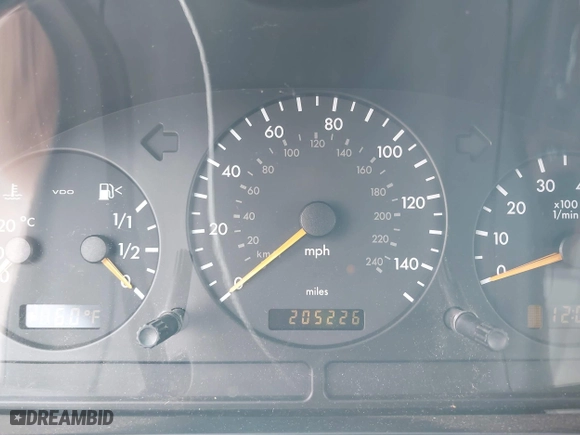 2003 Mercedes-Benz M-Class 3.7L with VIN 4JGAB57EX3A435535, listed as a IAAI auction lot 42099551 with 205,226 mi miles. Bid and sale history available at carsss.com. Image 7.