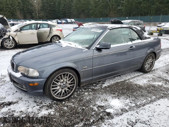 2003 BMW 3 Series 330Ci with VIN WBABS53433EV90570, listed as a Copart auction lot 43484075 with 147,082 mi miles and Salvage Title. Bid and sale history available at carsss.com. Image 1.