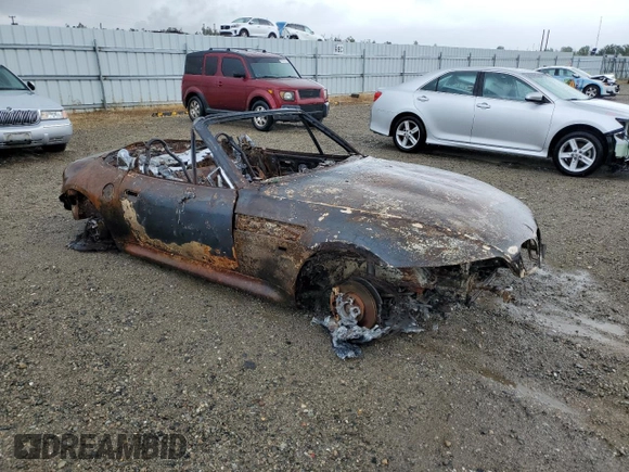 1997 BMW 3 Series Z3 2.8 z VIN 4USCJ3320VLC02817, wystawiony jako Copart lot #69536054 z przebiegiem Nie podano mil oraz Nie do naprawy • Non repairable. Historia ofert i sprzedaży dostępna na DreamBid. Obrazek 4.