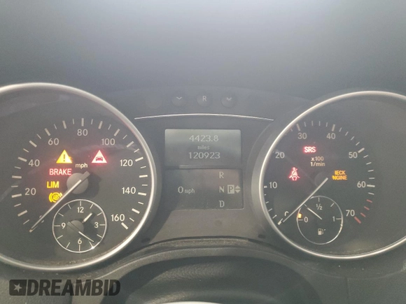 2006 Mercedes-Benz M 500 z VIN 4JGBB75EX6A043551, wystawiony jako Copart lot #55937265 z przebiegiem 120 923 mil mil oraz Szkoda całkowita • Salvage title. Historia ofert i sprzedaży dostępna na DreamBid. Obrazek 9.
