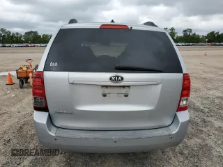 2011 Kia Sedona LX with VIN KNDMG4C79B6364284, listed as a Copart auction lot 70385124 with 308,471 mi miles and Clean Title. Bid and sale history available at carsss.com. Image 6.