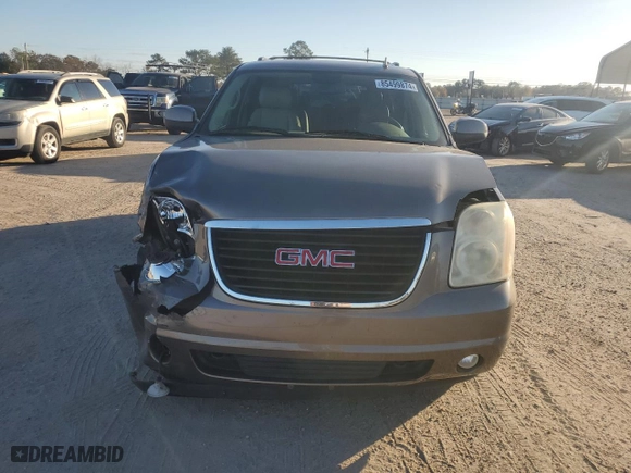 2011 GMC Yukon XL SLT with VIN 1GKS1KE09BR271636, listed as a Copart auction lot 85499874 with 232,705 mi miles and Salvage Title. Bid and sale history available at carsss.com. Image 5.