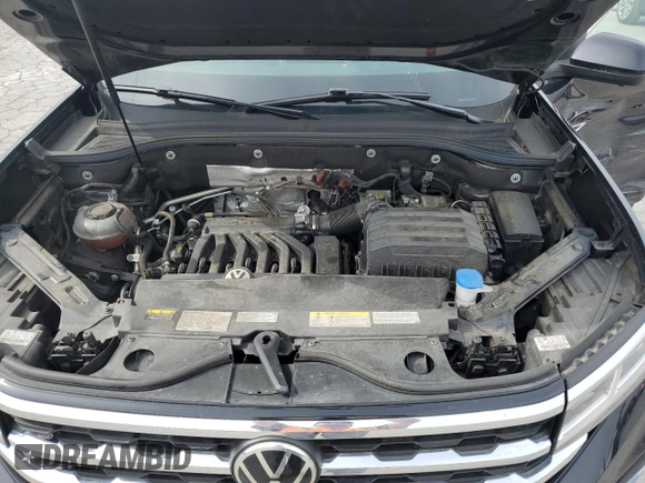 2022 Volkswagen Atlas SEL Premium R-Line with VIN 1V2FR2CA7NC518322, listed as a Copart auction lot 57671035 with 61,653 mi miles and Clean title. Bid and sale history available at DreamBid. Image 12.