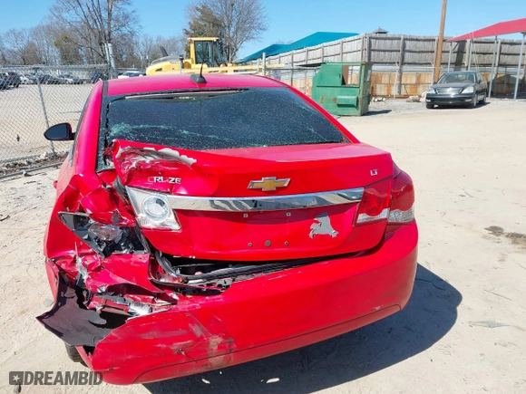 2016 Chevrolet Cruze Limited LT with VIN 1G1PE5SB0G7224942, listed as a IAAI auction lot 41635960 with 104,384 mi miles. Bid and sale history available at carsss.com. Image 6.