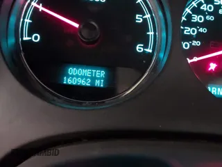 2007 Chevrolet Avalanche LTZ z VIN 3GNEC12037G144865, wystawiony jako IAAI lot #42592982 z przebiegiem 160 962 mil mil oraz . Historia ofert i sprzedaży dostępna na DreamBid. Obrazek 15.
