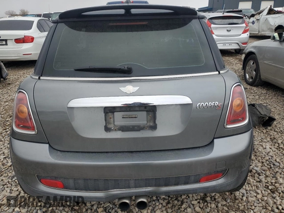 2008 MINI Hardtop S z VIN WMWMF73558TT89922, wystawiony jako Copart lot #88080275 z przebiegiem Nie podano mil oraz Szkoda całkowita • Salvage title. Historia ofert i sprzedaży dostępna na DreamBid. Obrazek 6.