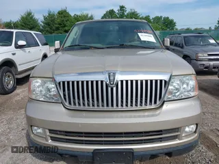 2006 Lincoln Navigator Luxury z VIN 5LMFU28506LJ27356, wystawiony jako IAAI lot #42309880 z przebiegiem 240 000 mil mil oraz . Historia ofert i sprzedaży dostępna na DreamBid. Obrazek 6.