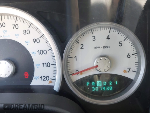 2005 Dodge Durango SLT z VIN 1D4HB48N65F500675, wystawiony jako IAAI lot #42743523 z przebiegiem 301 938 mil mil oraz . Historia ofert i sprzedaży dostępna na DreamBid. Obrazek 7.