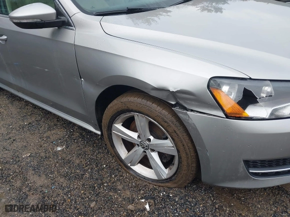 2012 Volkswagen Passat SE w/Sunroof with VIN 1VWBH7A39CC108345, listed as a IAAI auction lot 41582865 with 168,741 mi miles. Bid and sale history available at carsss.com. Image 6.