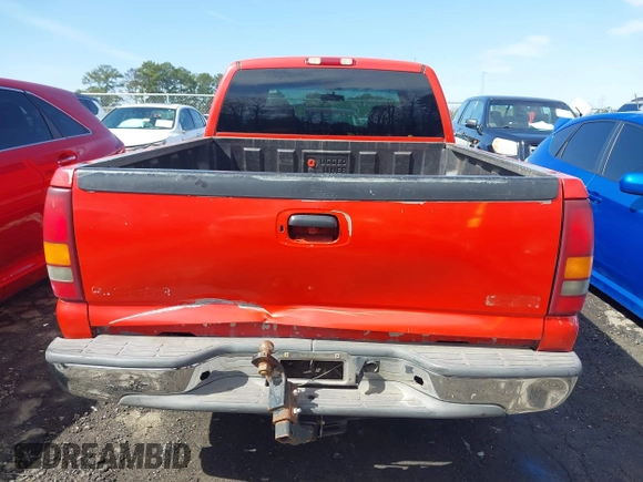 2000 GMC New Sierra 1500 SL with VIN 2GTEC19V2Y1392769, listed as a IAAI auction lot 41748036 with 315,906 mi miles. Bid and sale history available at carsss.com. Image 16.