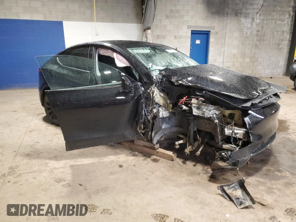 2024 Tesla Model Y с VIN 7SAYGDED0RF084081, выставлен на аукционе Copart как лот 55992195 с пробегом 43 871 миль миль и Списание • Salvage title. История ставок и продаж доступна на DreamBid. Изображение 4.
