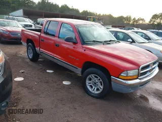 2001 Dodge Dakota Sport with VIN 1B7HL2AN71S275418, listed as a IAAI auction lot 41256157 with 252,468 mi miles. Bid and sale history available at carsss.com. Image 1.