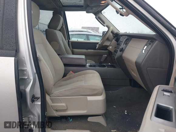 2007 Ford Expedition Max XLT z VIN 1FMFK16537LA27033, wystawiony jako IAAI lot #41695330 z przebiegiem 247 210 mil mil oraz . Historia ofert i sprzedaży dostępna na DreamBid. Obrazek 5.