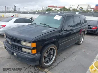 2000 Chevrolet Tahoe Limited with VIN 1GNEC13R7YR151624, listed as a IAAI auction lot 41785878 with 227,576 mi miles. Bid and sale history available at carsss.com. Image 2.