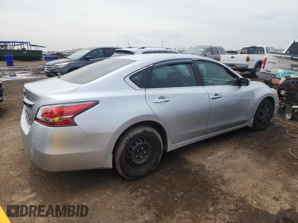 2015 Nissan Altima SV z VIN 1N4AL3AP5FC200829, wystawiony jako Copart lot #50827025 z przebiegiem 135 931 mil mil oraz Czysty tytuł • Clean title. Historia ofert i sprzedaży dostępna na DreamBid. Obrazek 3.