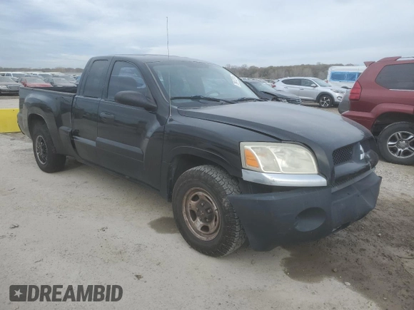 2006 Mitsubishi Raider LS z VIN 1Z7HC22K66S542516, wystawiony jako Copart lot #79917274 z przebiegiem 123 910 mil mil oraz Szkoda całkowita • Salvage title. Historia ofert i sprzedaży dostępna na DreamBid. Obrazek 4.