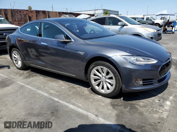2016 Tesla Model S 90D z VIN 5YJSA1E22GF136325, wystawiony jako Copart lot #65238105 z przebiegiem 182 196 mil mil oraz Szkoda całkowita • Salvage title. Historia ofert i sprzedaży dostępna na DreamBid. Obrazek 4.