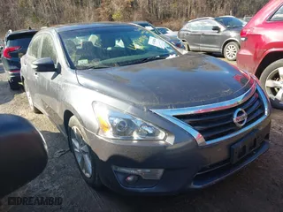 2013 Nissan Altima 2.5 SL with VIN 1N4AL3AP7DC139478, listed as a IAAI auction lot 41540084 with 130,502 mi miles. Bid and sale history available at carsss.com. Image 1.