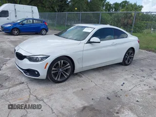 2020 BMW 4 Series 430i z VIN WBA4W3C05LFH08761, wystawiony jako IAAI lot #42485971 z przebiegiem 52 665 mil mil oraz . Historia ofert i sprzedaży dostępna na DreamBid. Obrazek 2.