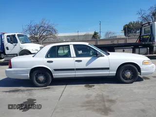 2009 Ford Police Interceptor с VIN 2FAHP71V79X138687, выставлен на аукционе IAAI как лот 41750117 с пробегом Не указан миль и . История ставок и продаж доступна на DreamBid. Изображение 13.