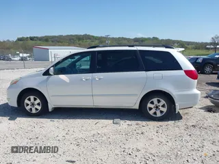 2006 Toyota Sienna XLE with VIN 5TDZA22C06S576958, listed as a IAAI auction lot 41978892 with 257,598 mi miles. Bid and sale history available at carsss.com. Image 15.