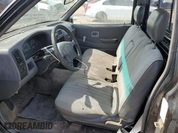 1995 Nissan Frontier z VIN 1N6SD11S6SC430228, wystawiony jako Copart lot #60110335 z przebiegiem 202 139 mil mil oraz Czysty tytuł • Clean title. Historia ofert i sprzedaży dostępna na DreamBid. Obrazek 7.