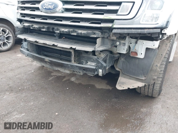 2019 Ford Expedition XLT with VIN 1FMJU1HT9KEA37773, listed as a IAAI auction lot 41537479 with 91,544 mi miles. Bid and sale history available at carsss.com. Image 6.