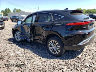 2022 Toyota Venza LE with VIN JTEAAAAH6NJ116621, listed as a Copart auction lot 66396913 with 9,890 mi miles. Bid and sale history available at carsss.com. Image 2.