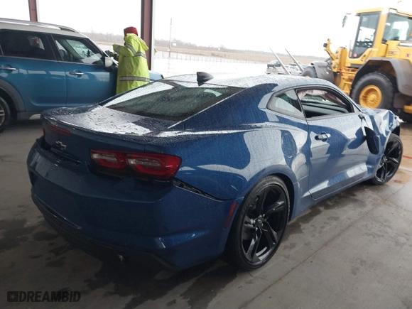 2022 Chevrolet Camaro 1LT with VIN 1G1FB1RX4N0124119, listed as a IAAI auction lot 41333958 with 1 mi miles. Bid and sale history available at carsss.com. Image 4.