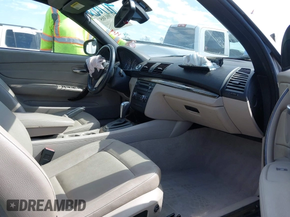 2011 BMW 1 Series 128i с VIN WBAUN1C56BVH82939, выставлен на аукционе IAAI как лот 41700305 с пробегом 91 792 миль миль и . История ставок и продаж доступна на DreamBid. Изображение 5.
