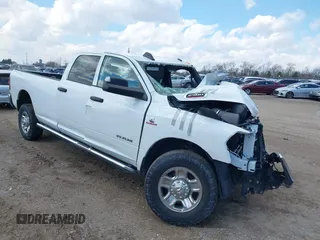 2022 Ram 2500 Tradesman z VIN 3C6UR5HL2NG313287, wystawiony jako IAAI lot #41885960 z przebiegiem Nie podano mil oraz . Historia ofert i sprzedaży dostępna na DreamBid. Obrazek 1.